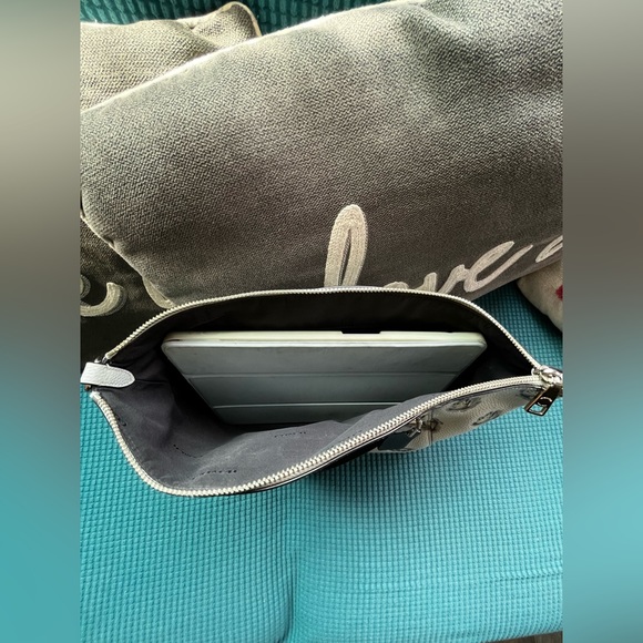 Blue flower coach crossbody purse - Picture 9 of 9